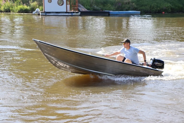 Pronájem lodě_půjčovna lodí_Hliníková_loď_Marine